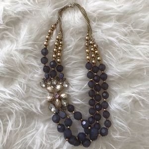 Beaded necklace with flowers